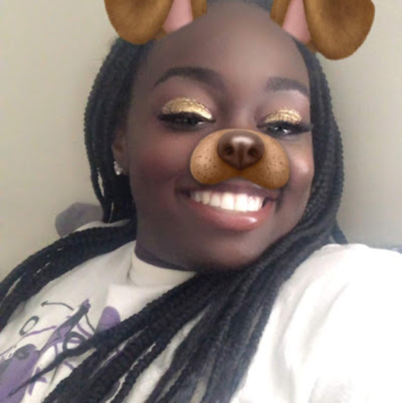 Profile Picture of Camerra Mccalep (@camerramccalep) on Poshmark