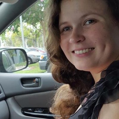 Profile Picture of Carly Gibbs (@CarlyGibbs13) on Twitter