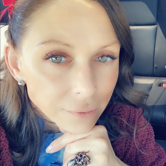 Profile Picture of Casey Darin (@casey_darin) on Poshmark