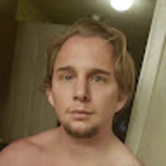 Profile Picture of Eric Harlow (@ericjamesharlow) on Poshmark