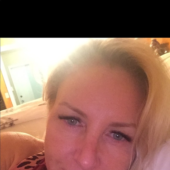 Profile Picture of Tanya Galvan (@tanyagalvan) on Poshmark