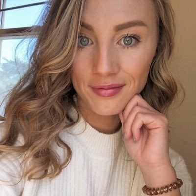 Profile Picture of April Schaefer (@aprilannarose) on Twitter