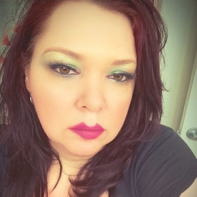 Profile Picture of Tracey Lovelace (@trlovelace) on Twitter