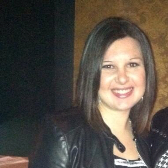 Profile Picture of Holly Spohn (@hollieb3rry) on Poshmark