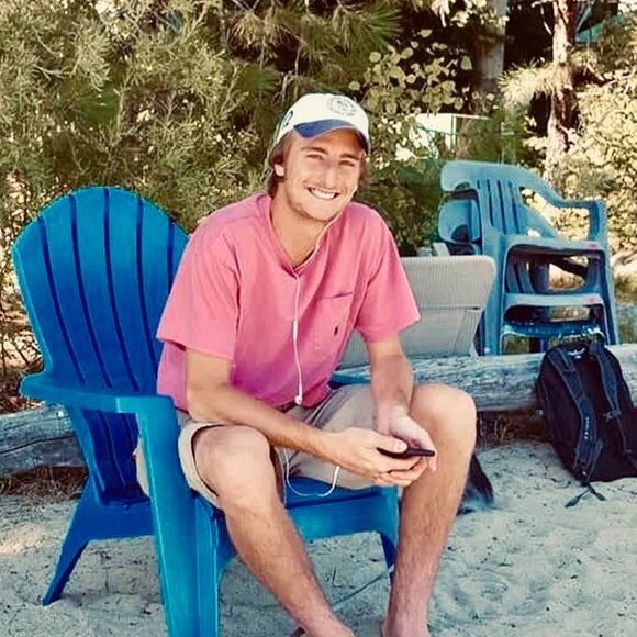 Profile Picture of Louie Perlaky (@louieperlaky) on Poshmark