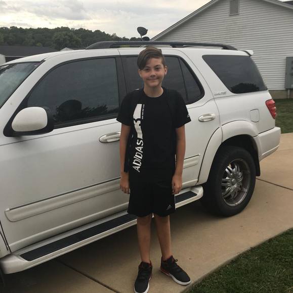 Profile Picture of Peyton Laretto (@peytonlaretto) on Poshmark