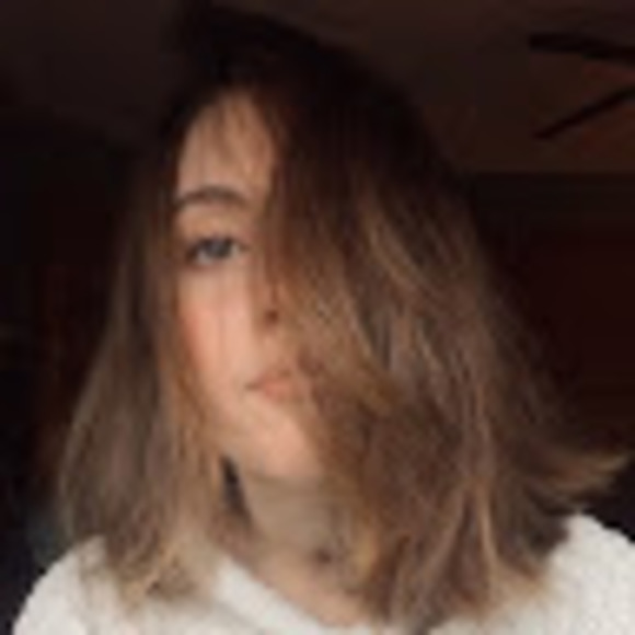 Profile Picture of Madison Kersten (@madikersten) on Poshmark