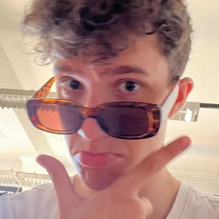 Profile Picture of Basa Dániel 🦈🤍 (@daniel_basa) on Instagram