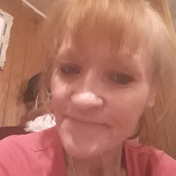 Profile Picture of Robin Hays (@imsissy) on Poshmark