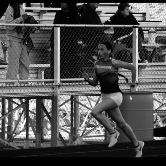 Latesha Thierry - Poshmark Profile Picture of Latesha Thierry (@lateshathierry) on Poshmark