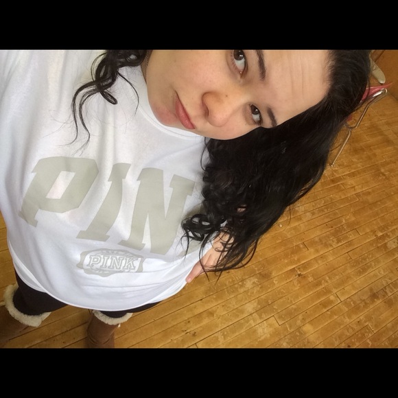 Profile Picture of Samantha Kinback (@shammie56) on Poshmark