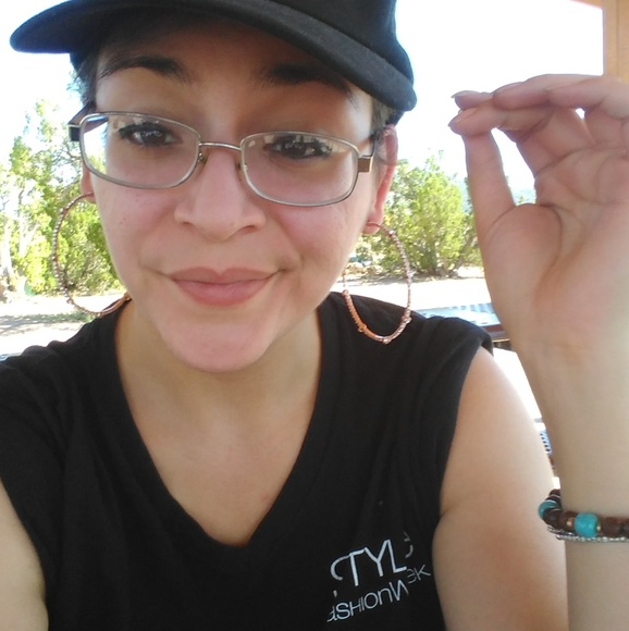 Profile Picture of Joelle Trujillo (@everyday_365) on Poshmark