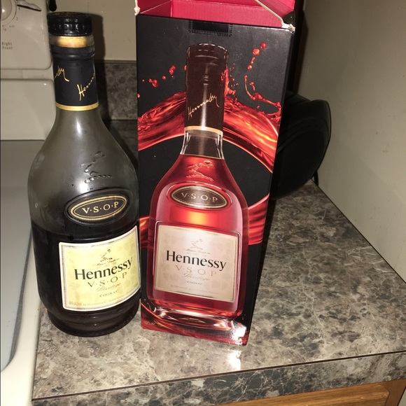 Profile Picture of Anton Coger (@antonc) on Poshmark