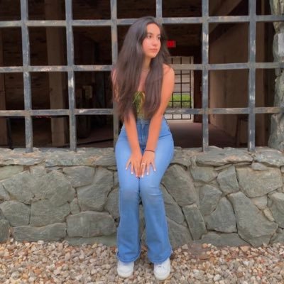 Profile Picture of Angela Baez (@angelabaez_) on Twitter