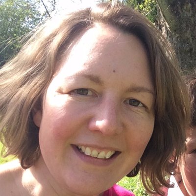 Profile Picture of Liz David-Barrett (@davidpoulshock) on Twitter