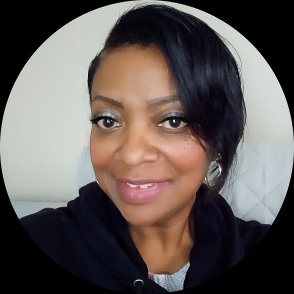 Profile Picture of Lolita Walton (@lolita_walton) on Poshmark