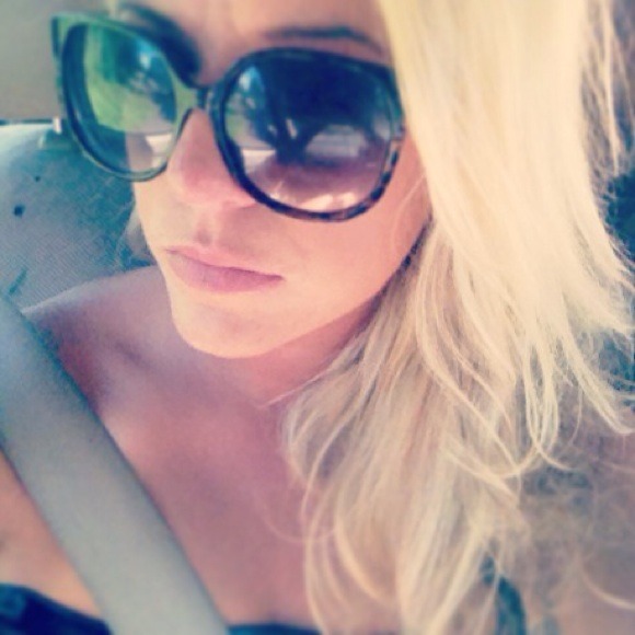 Profile Picture of Lori Dimos (@loridimos) on Poshmark