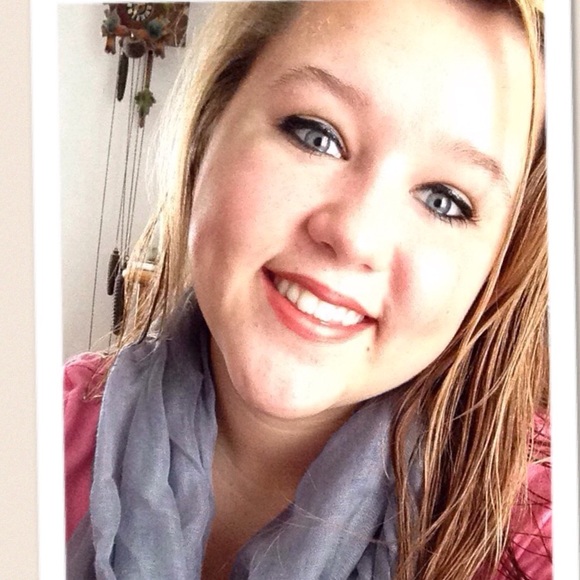 Profile Picture of Jordan Connin (@connin97) on Poshmark