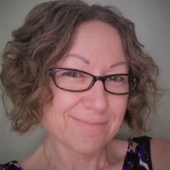 Profile Picture of Nancy Butcher (@nancylbutcher) on Poshmark