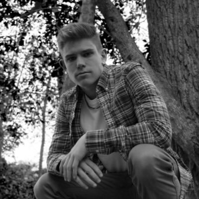 Profile Picture of EBates (@ethanbates__) on Twitter