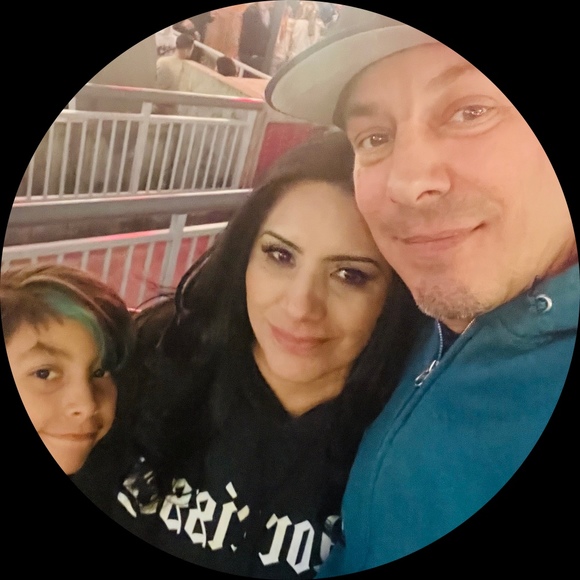 Profile Picture of Marina Strusis (@moz4ever) on Poshmark