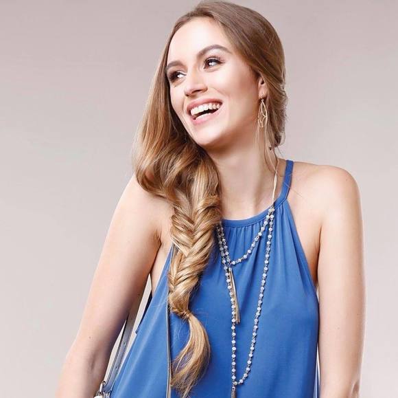 Lea Geschwinder - Poshmark Profile Picture of Lea Geschwinder (@leageschwinder) on Poshmark