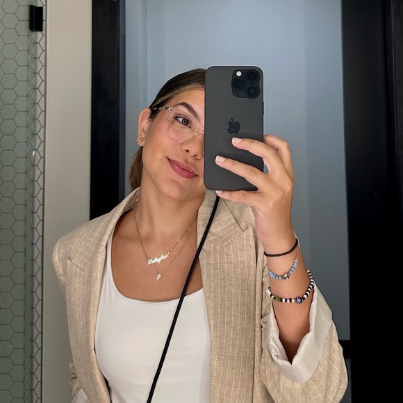 Profile Picture of Robcy Labarca (@robcybel) on Poshmark