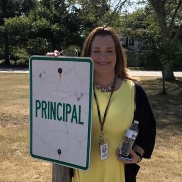 Profile Picture of Maureen Kemmett (@mkemmett) on Poshmark