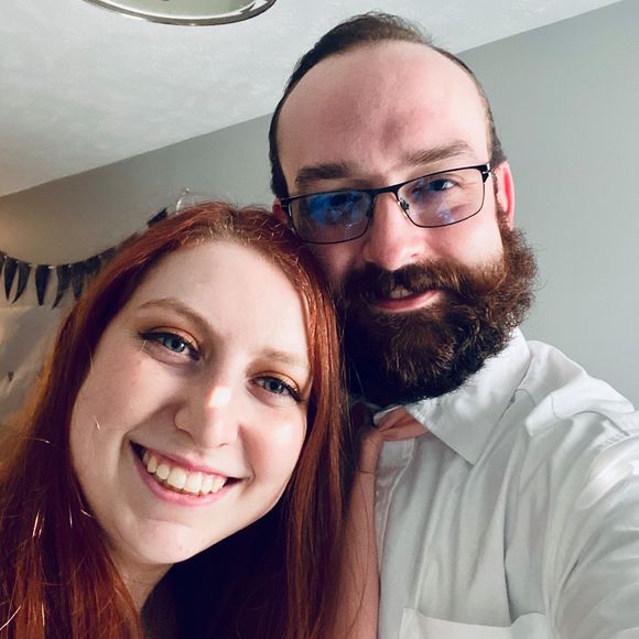 Profile Picture of Emily Rockoff (@lovetoshop1995) on Poshmark