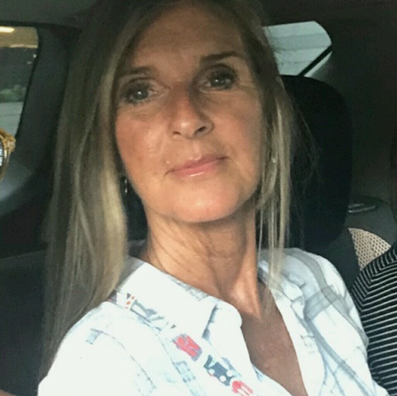 Profile Picture of Paula Freeman (@pf61532) on Poshmark