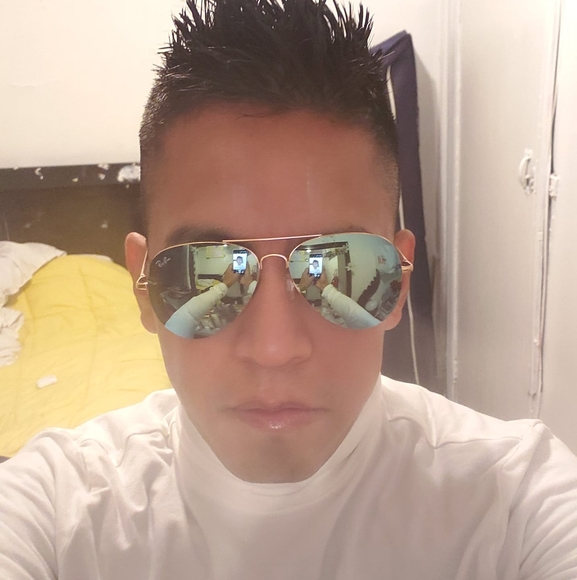 Profile Picture of Pedro Zapata (@tarzanbooy81) on Poshmark
