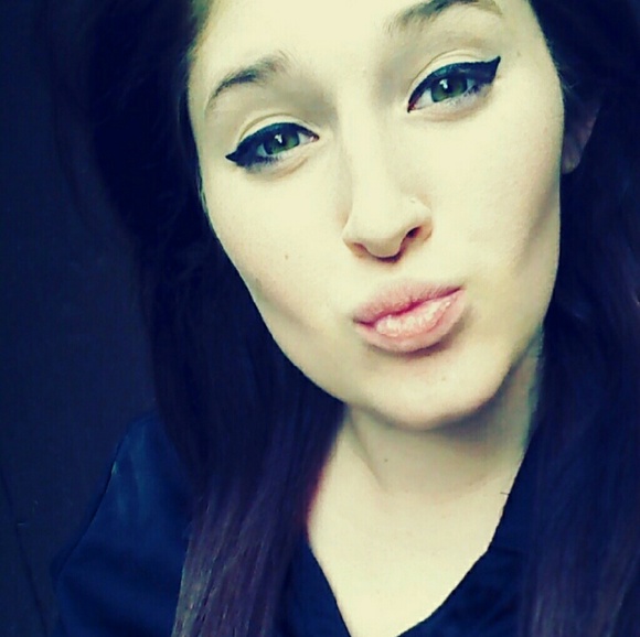 Profile Picture of Makayla Harper (@kaylajavion67) on Poshmark