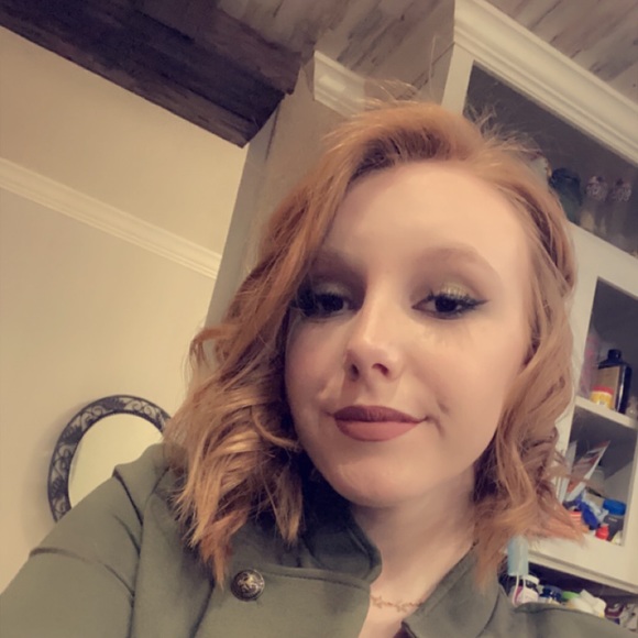 Profile Picture of Cassandra Anderson (@cassie522_ok) on Poshmark