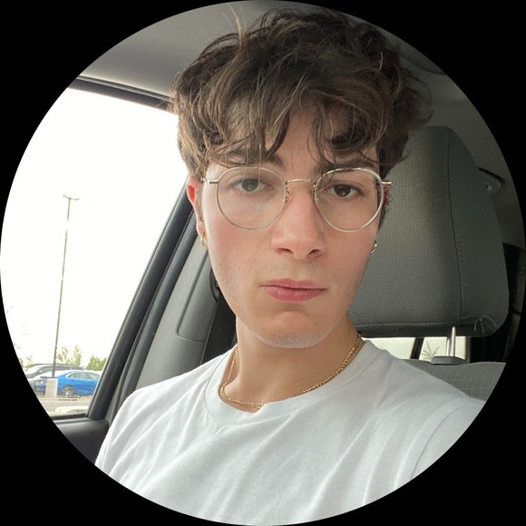 Profile Picture of Thomas Spoletini (@panxetta) on Poshmark