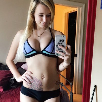 Profile Picture of Ashly (@ashlynewton32) on Twitter