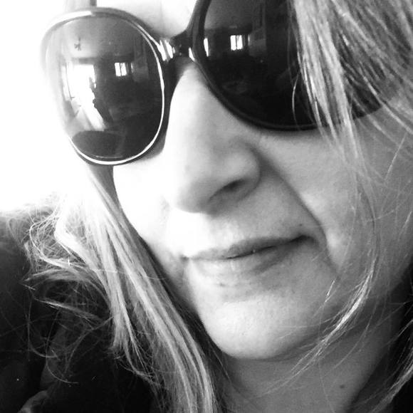 Profile Picture of Lori Carlson (@loricarlson455) on Poshmark