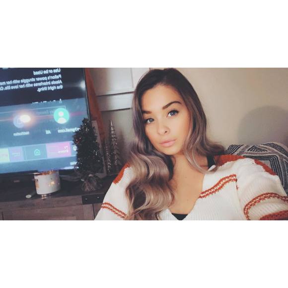 Profile Picture of Allyson Insogna (@allyy1234560) on Poshmark