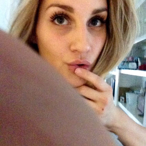 Profile Picture of Susana Ungaro (@susanaungaro5) on Poshmark