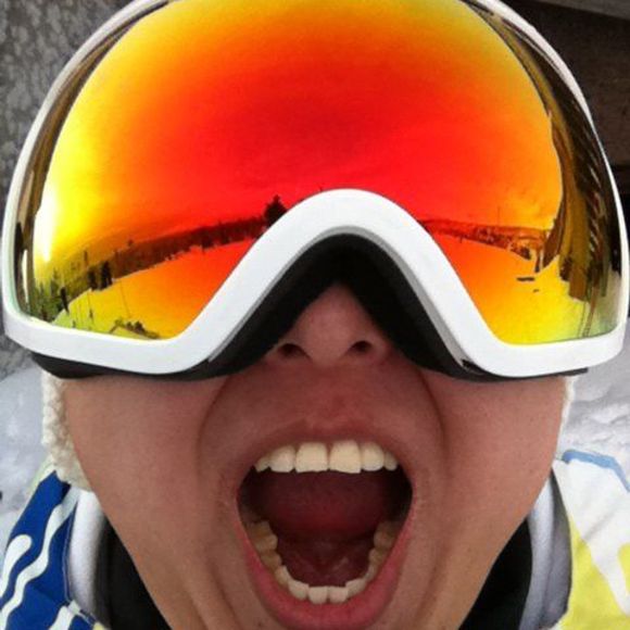 Profile Picture of Daniel Yoon (@blue315) on Poshmark