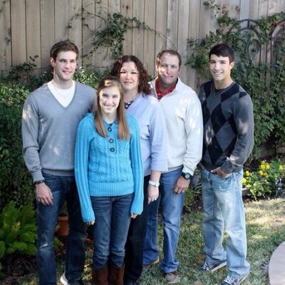 Profile Picture of Lisa Fontenot (@lisagfontenot) on Twitter