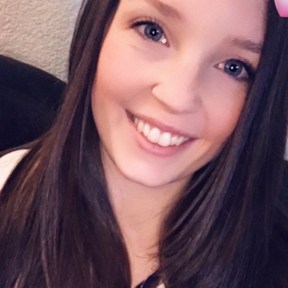 Trisha Swales - Poshmark Profile Picture of Trisha Swales (@trishalynns) on Poshmark