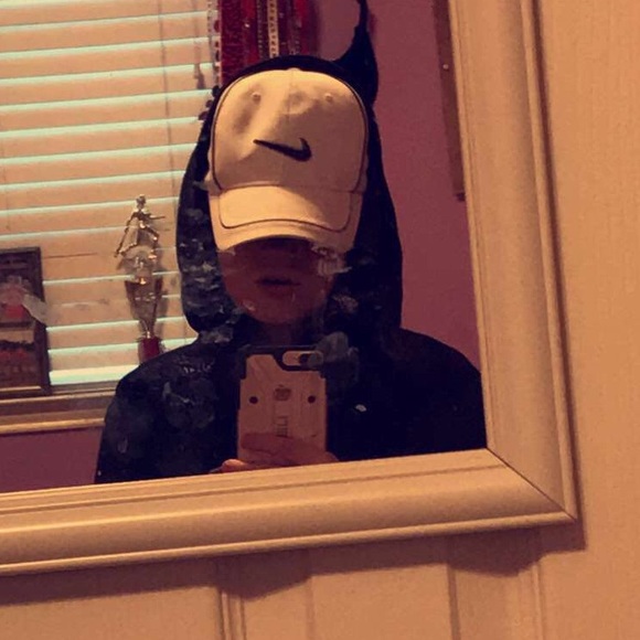 Profile Picture of Seth Mcwilliams (@gxngg_1) on Poshmark