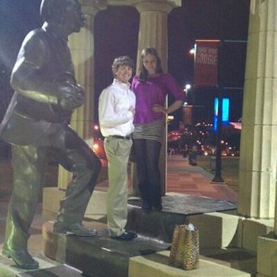 Profile Picture of Tom Cantrell (@SWAGERtrapper) on Twitter