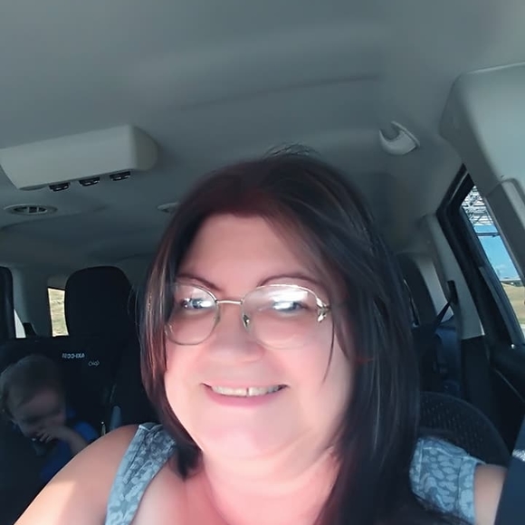 Profile Picture of Debbie Hamshar (@dhamshar) on Poshmark