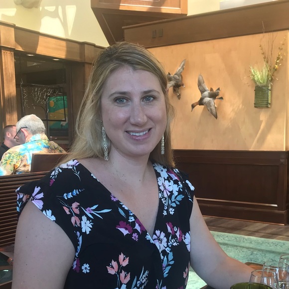 Profile Picture of Tracy Cloud (@tracyoncloud9) on Poshmark