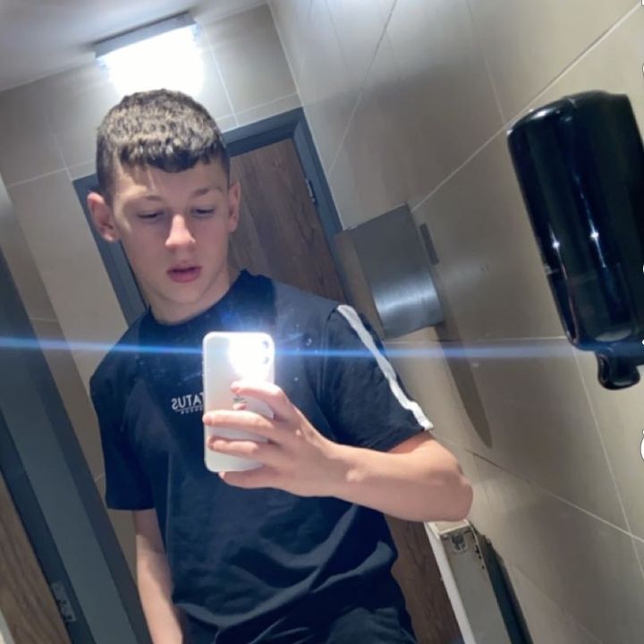 Profile Picture of Jeffrey123456 (@jeffreyhutton1) on Tiktok