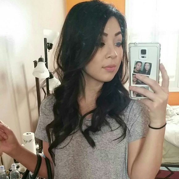 Profile Picture of Joan Nguyen (@joannguyen9) on Poshmark