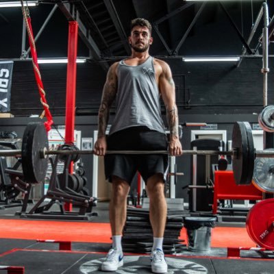 Profile Picture of 👈🏼👉🏼 (@brad_roberts27) on Twitter