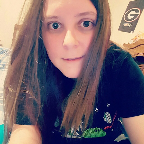 Profile Picture of Marsha Leonard (@marsha31750) on Poshmark