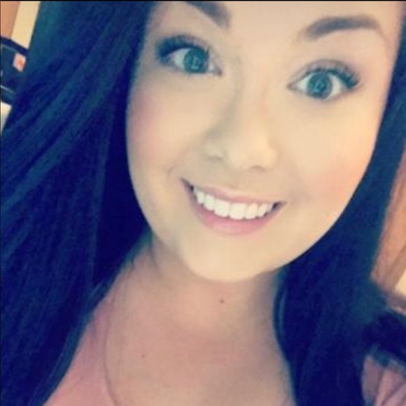 Profile Picture of Ryan Hoiland (@rhoiland29) on Poshmark